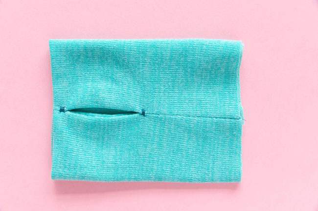 How to sew thumbhole cuffs - Tilly and the Buttons How to sew thumbhole cuffs - Tilly and the Buttons