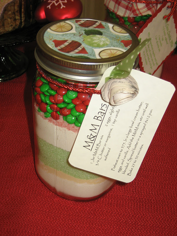 The Fusspot: Gifts-in-a-jar M&M Bars...