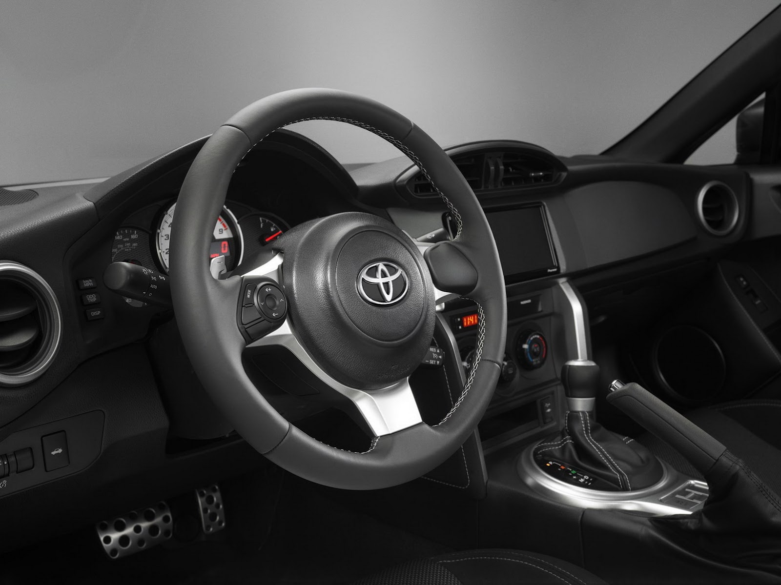 2017-Toyota-GT-86-11.jpeg