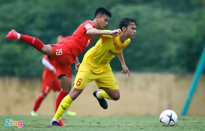 2 tuyển thủ U22 Việt Nam bị thay thế vào phút chót