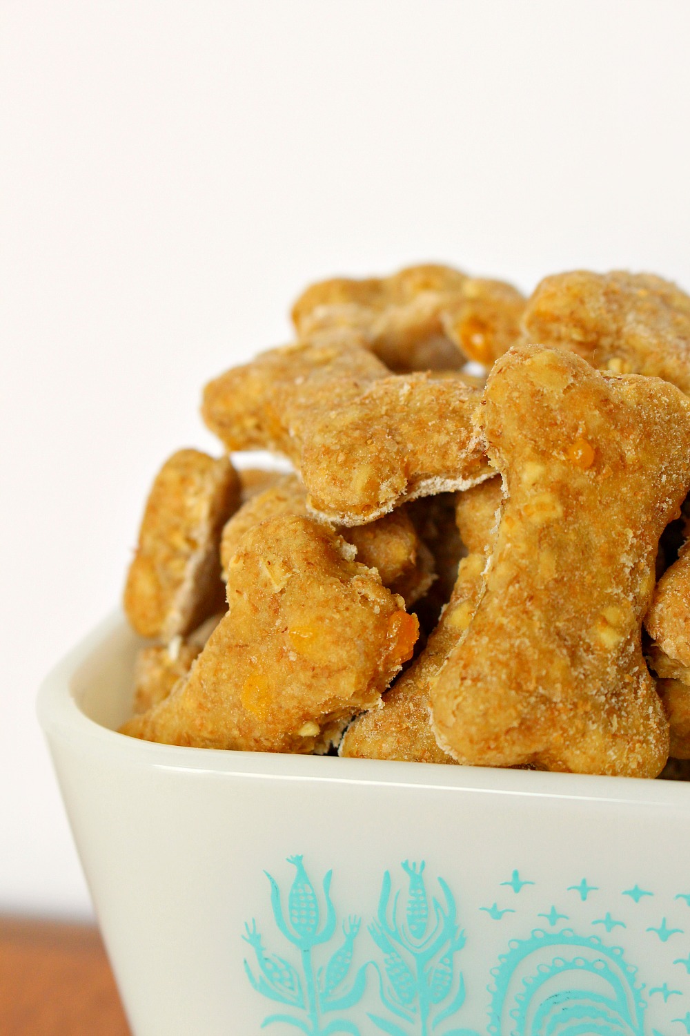 Easy Homemade Cheese + Oat Dog Treat Recipe Dans le Lakehouse