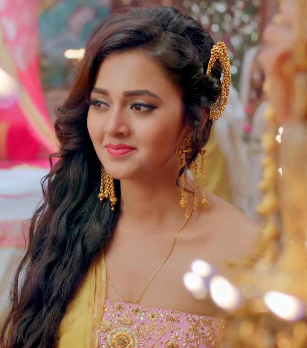 Tejasswi Prakash Princess Look - PicsHitz.com • Ragalahari