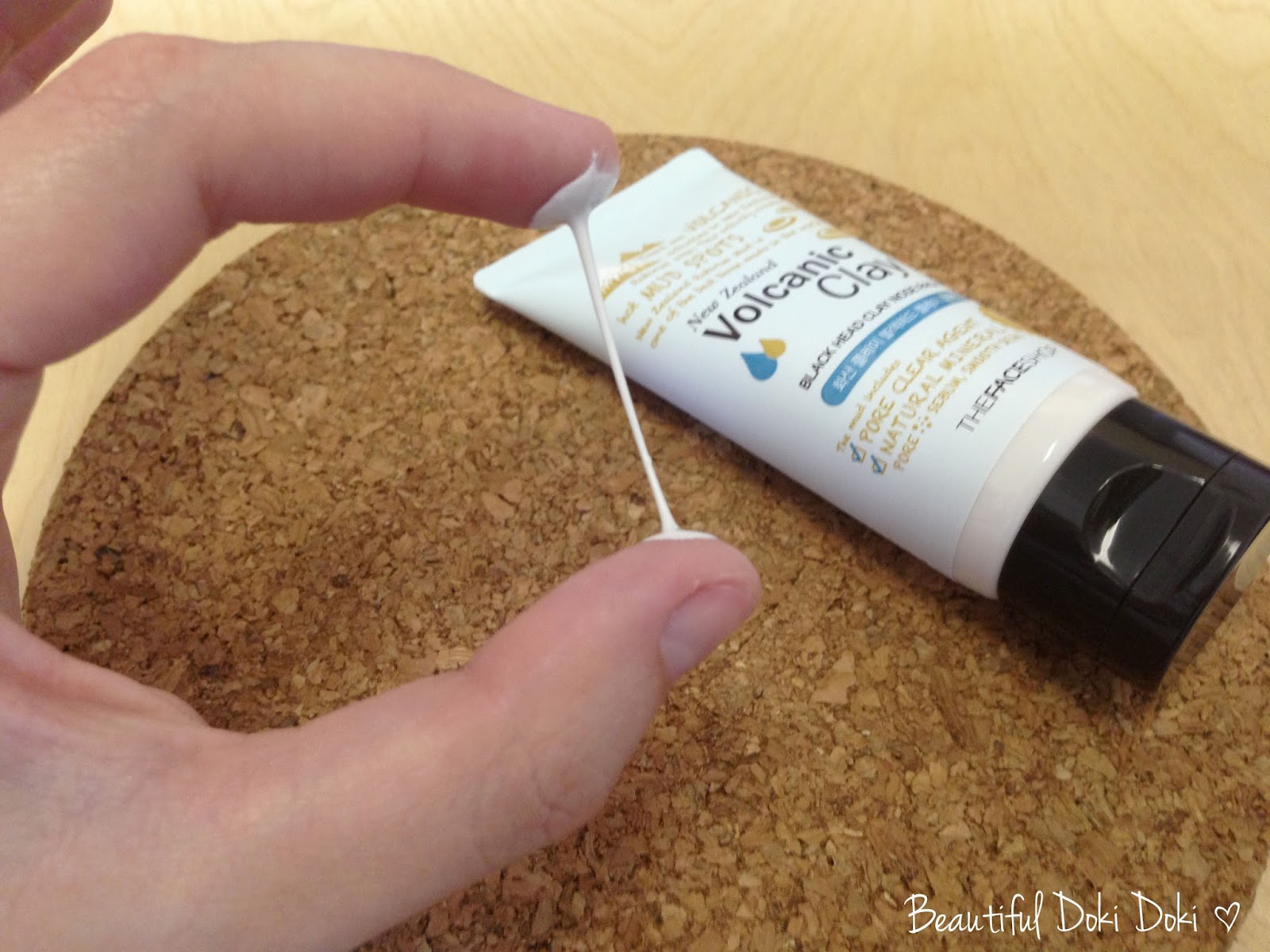 Review The Face Shop » New Zealand Volcanic Clay Blackhead Clay Nose