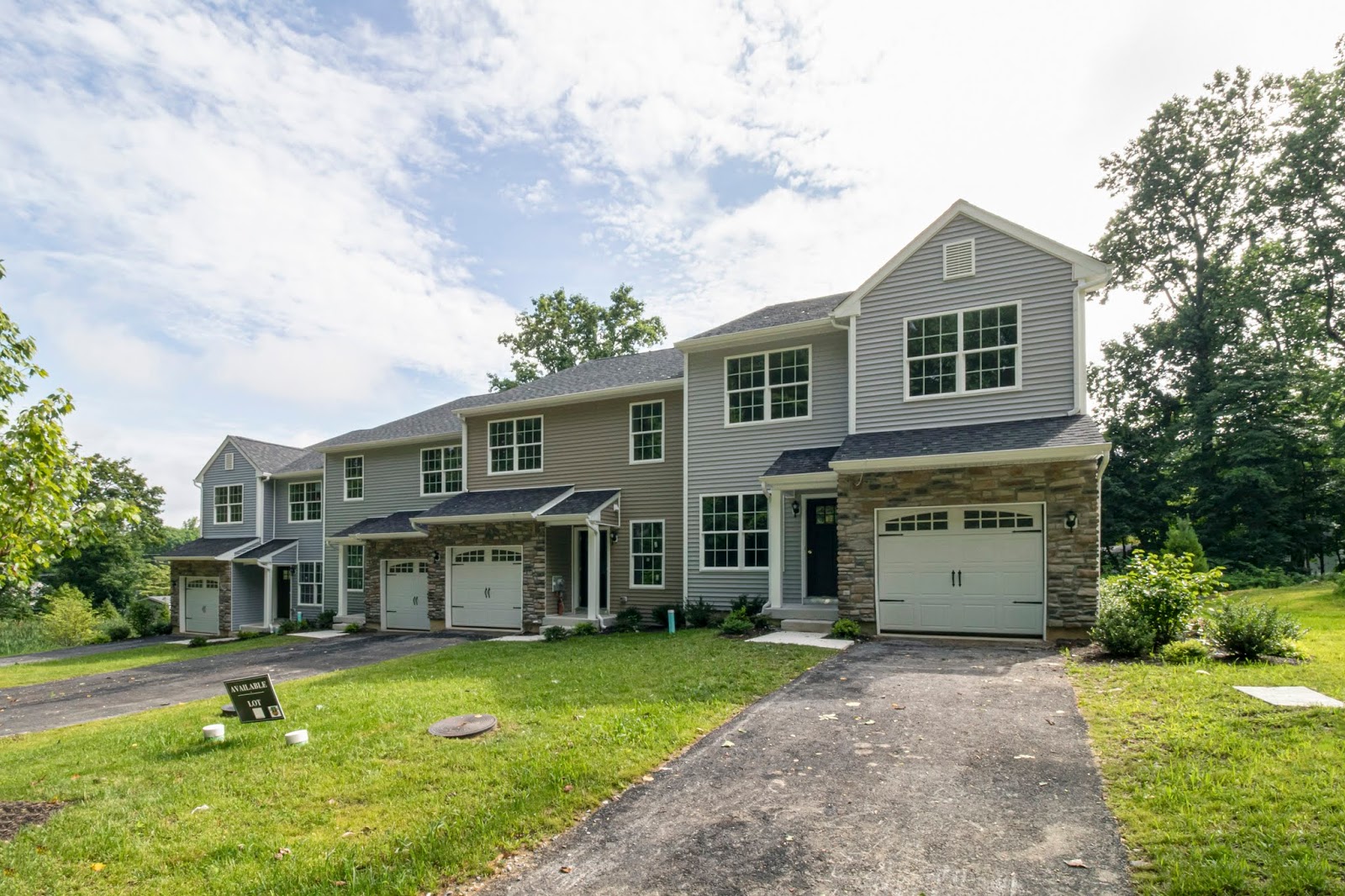 Downingtown Real Estate Home for sale 2 Graham Dr, Downingtown, PA