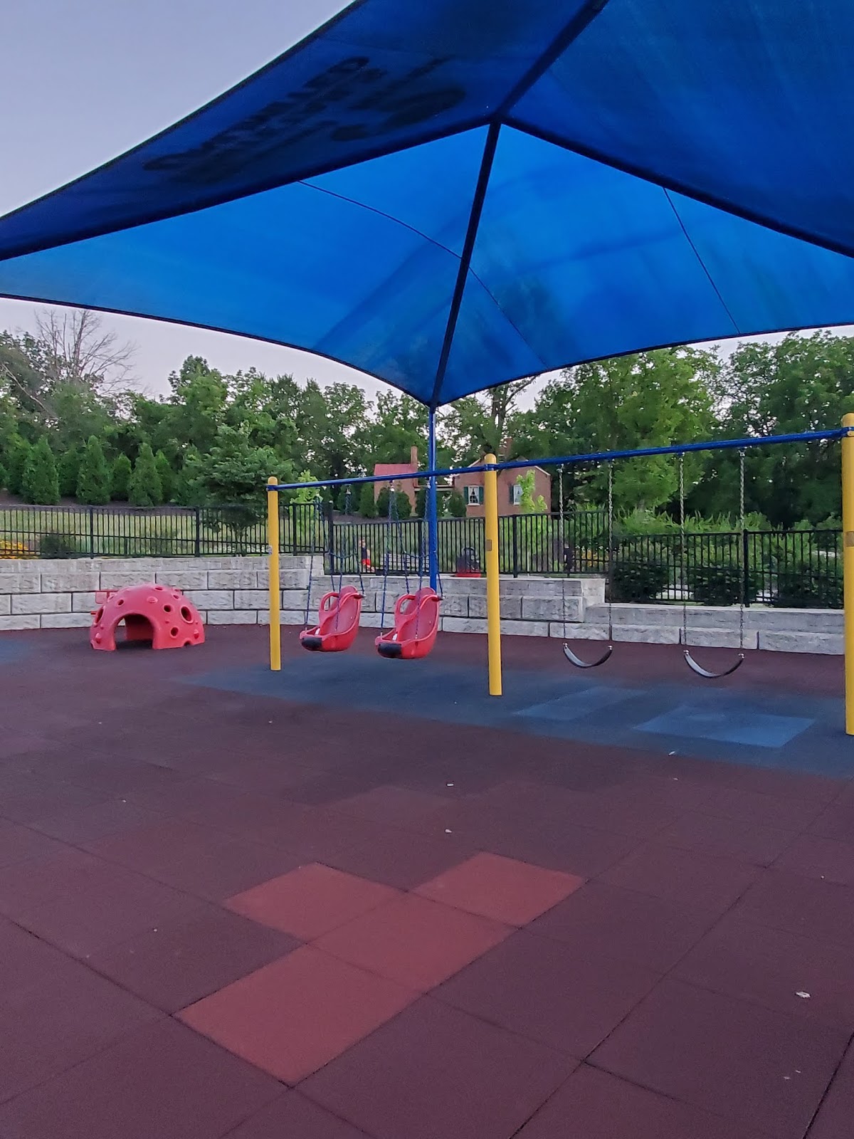 Play St. Louis Bernie Hillermann Park, Washington