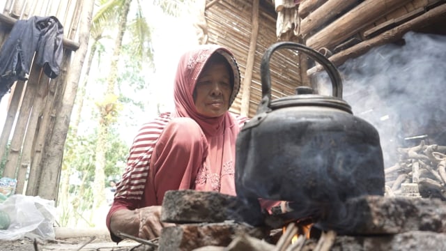 30 Tahun Tinggal di Gubuk Reyot, Nenek Ini Tak Pernah Dapat Bantuan Pemerintah