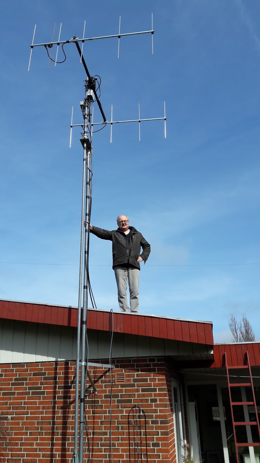 Ham radio blog by OZ1BXM 144 MHz EME Antennas are up