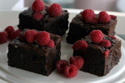 Oreo Brownies with Raspberries