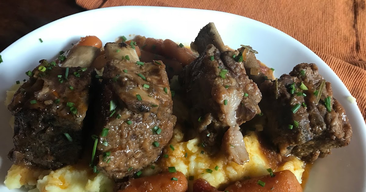 Slow Cooker Short Ribs and Mashed Potatoes