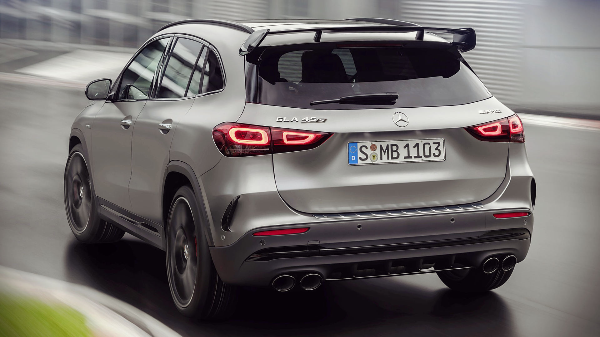 Mercedes Benz кроссовер GLA