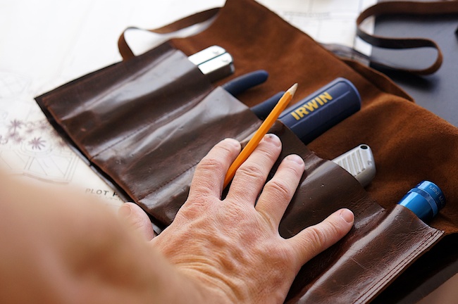 Leather Tool Roll Bag Tutorial ~ DIY Tutorial Ideas!