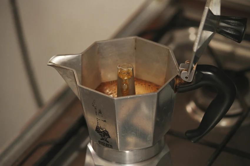 Jak zaparzyć dobrą kawę w kawiarce?