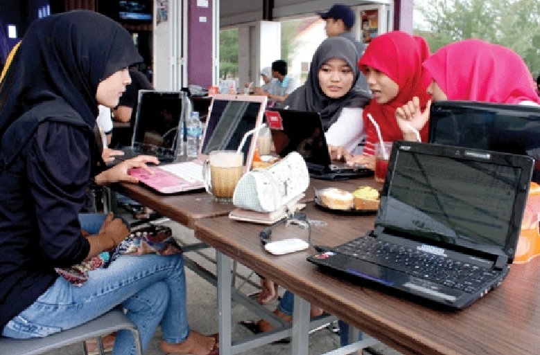 Desain Cafe atau Warkop Free WiFi Sederhana Namun Nyaman