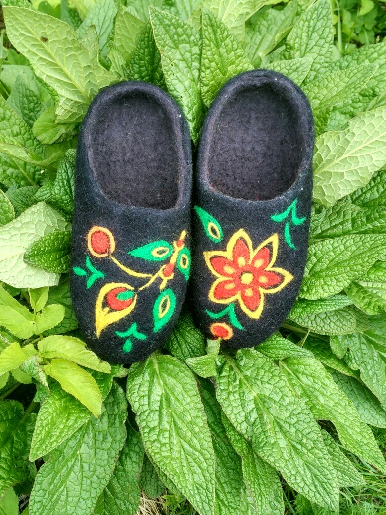 hemsley felt house shoes