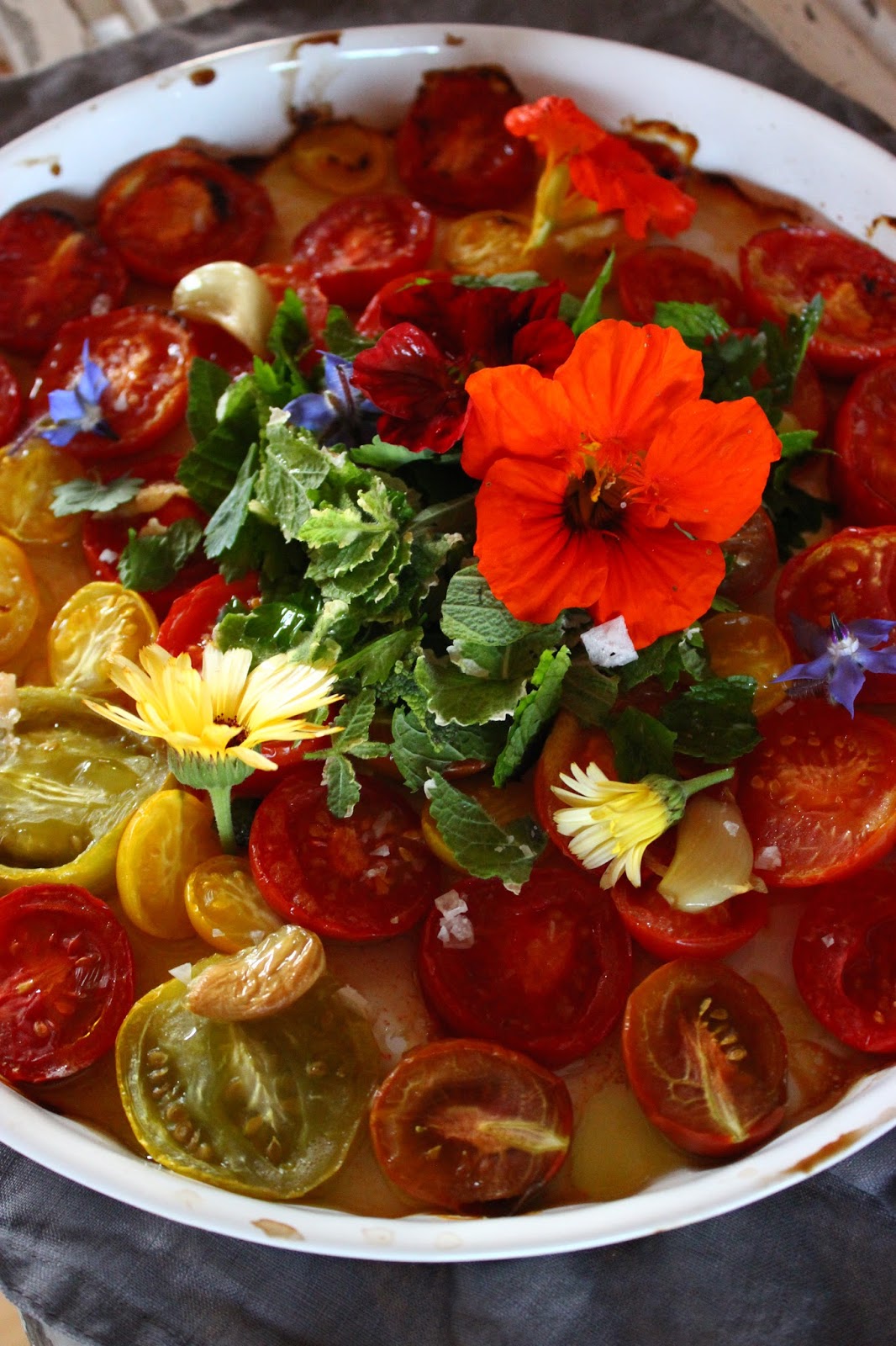 Elbekind: Tomatensalat aus dem Ofen.