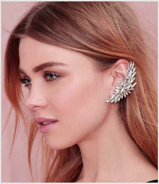 earcuff with With Retro Accessories earcuff with With Retro Accessories