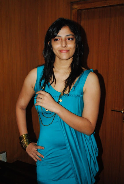 Tamil Actress Ishanthi Evani Latest Hot Stills 6
