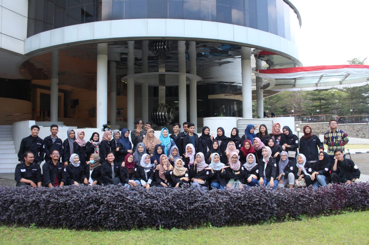 Mahasiswa Psikologi Upi Menyelenggarakan Pendidikan Tanggap Bencana Dalam Rangka Kegiatan Pengabdian Pada Masyarakat P2m Di Gunung Halu Kab Bandung Barat