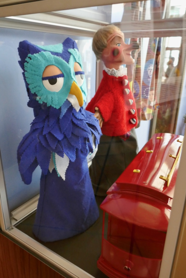 Hollywood Movie Costumes and Props Tom Hanks Mister Rogers costume and