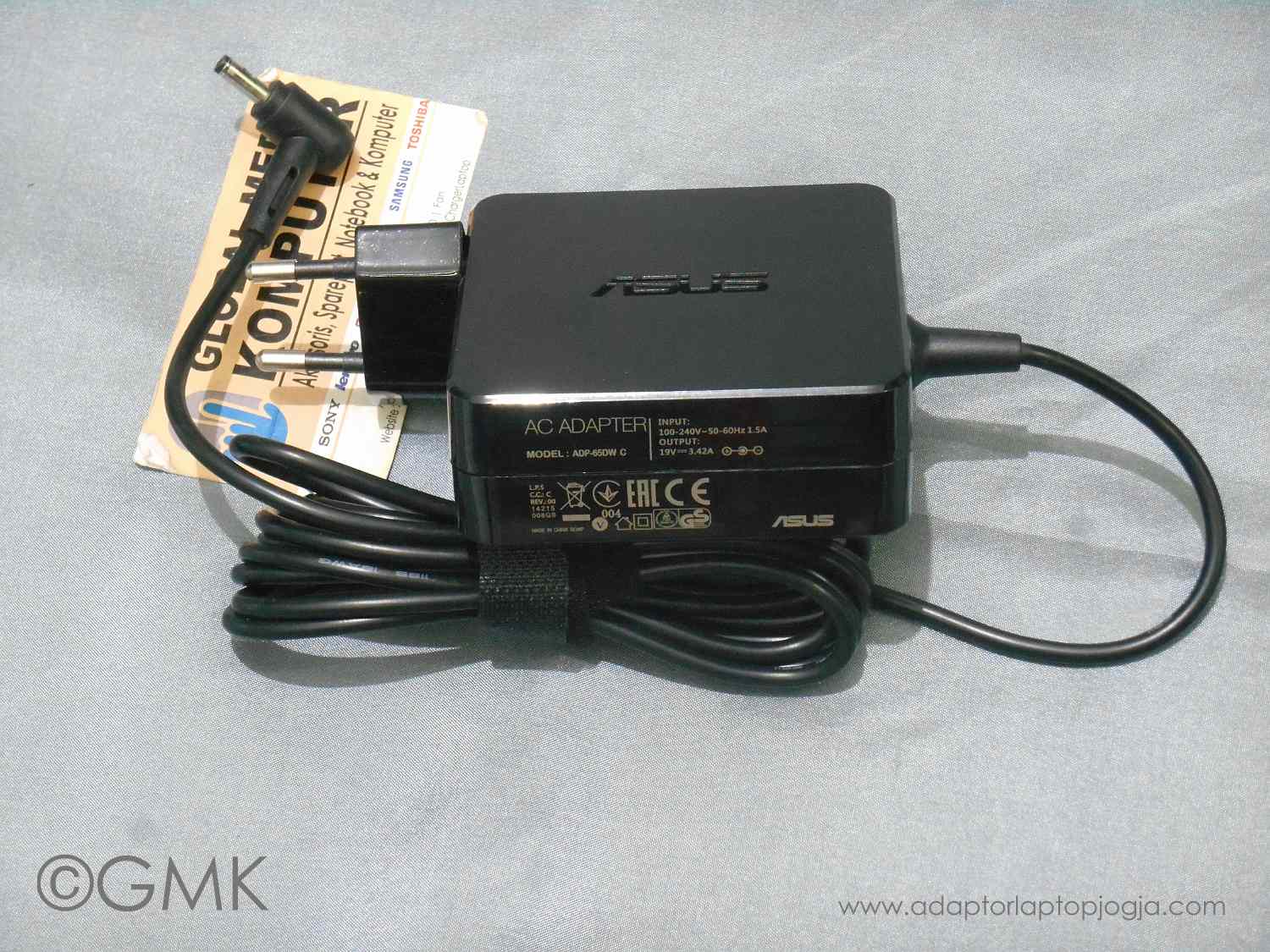 Original Adaptor Laptop Asus 19V 3.42A 65W Small Plug 4mm Global Media Komputer Toko