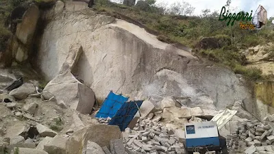 Pedra rachão para escada de pedra de granito com corte manual.