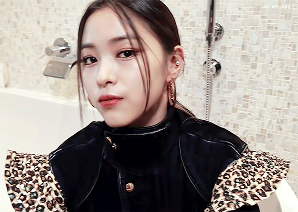 취향저격하던 날의 있지 ITZY 류진 분위기 모음.jpgif | 인스티즈
