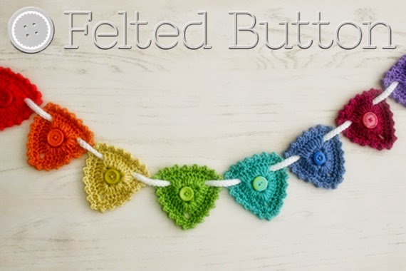 Button Bunting--free crochet pattern by Susan Carlson of Felted Button