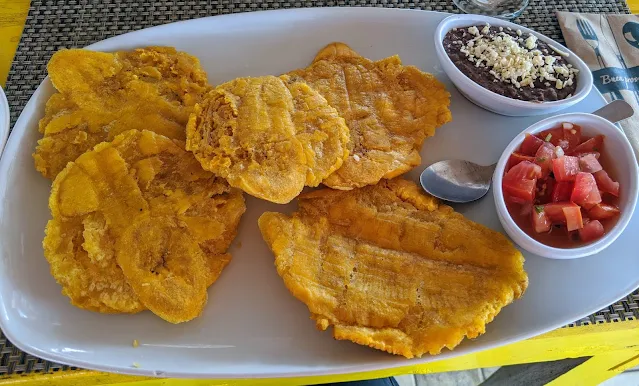 Costa Rica Food: Patacones at La Caribeña