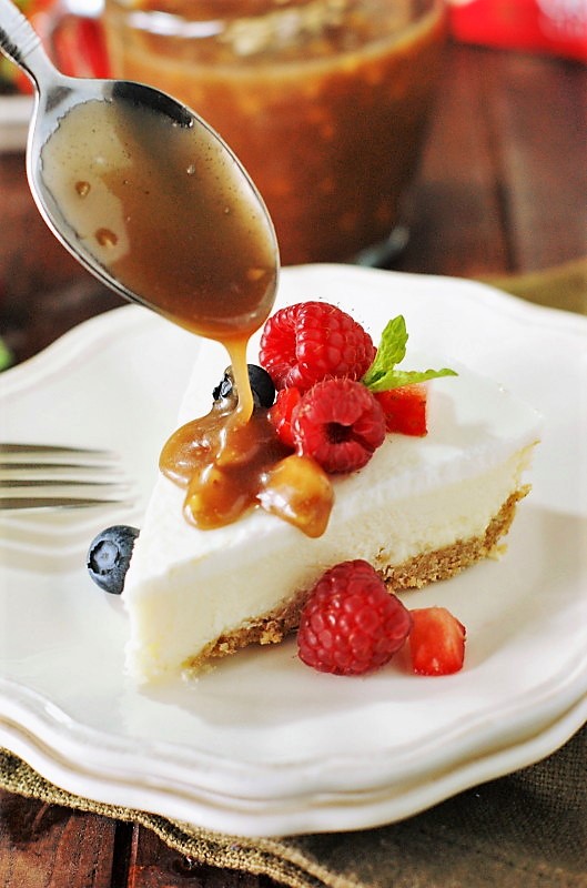 Quick & Easy Toffee Sauce Recipe {PERFECT for Topping Cheesecake & more