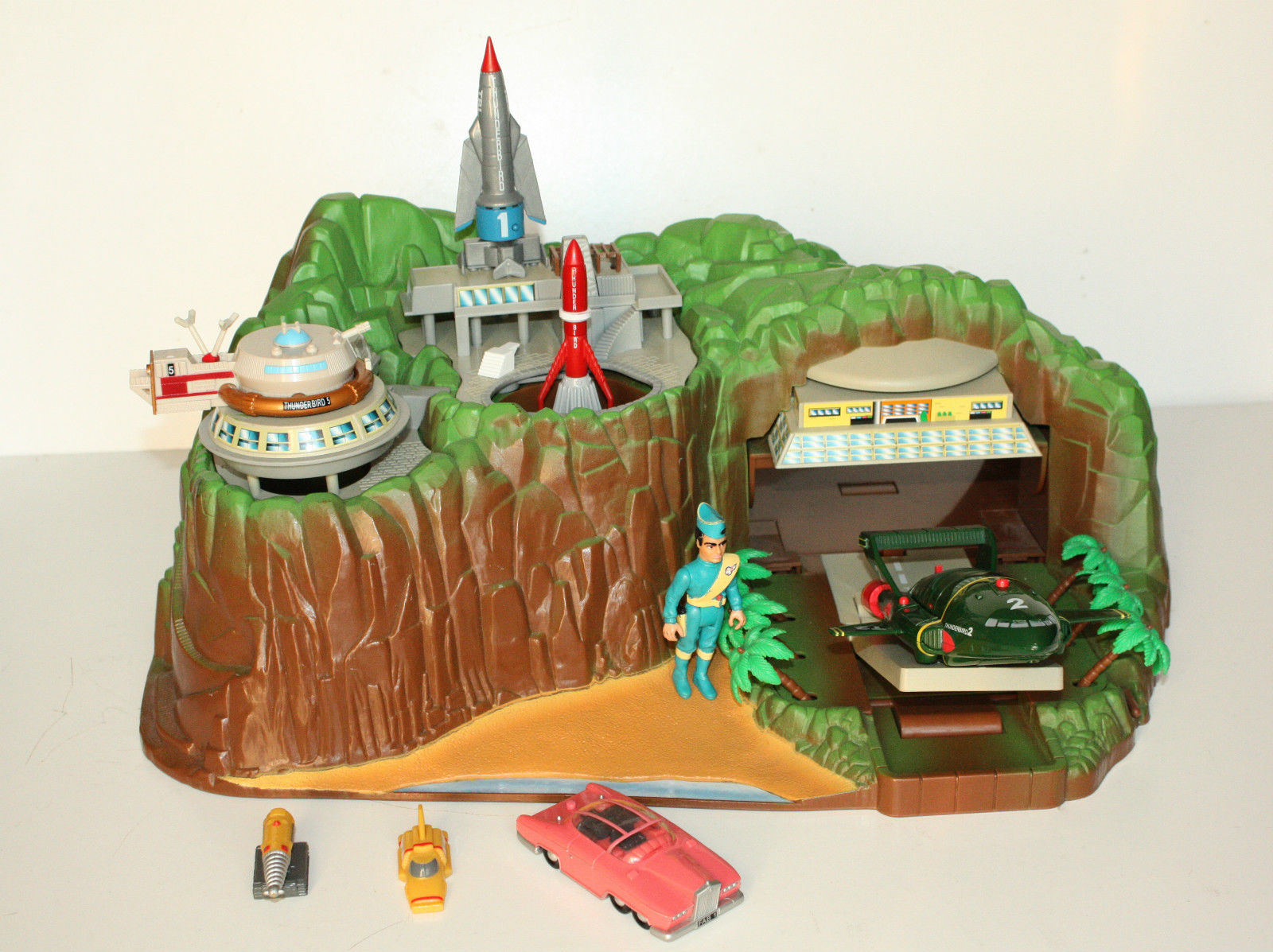 How Many 2005 Ford Thunderbirds Were Made