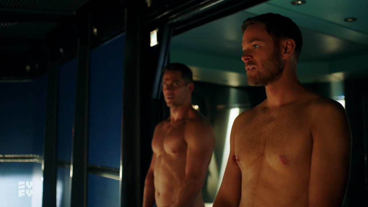 Luke Macfarlane.