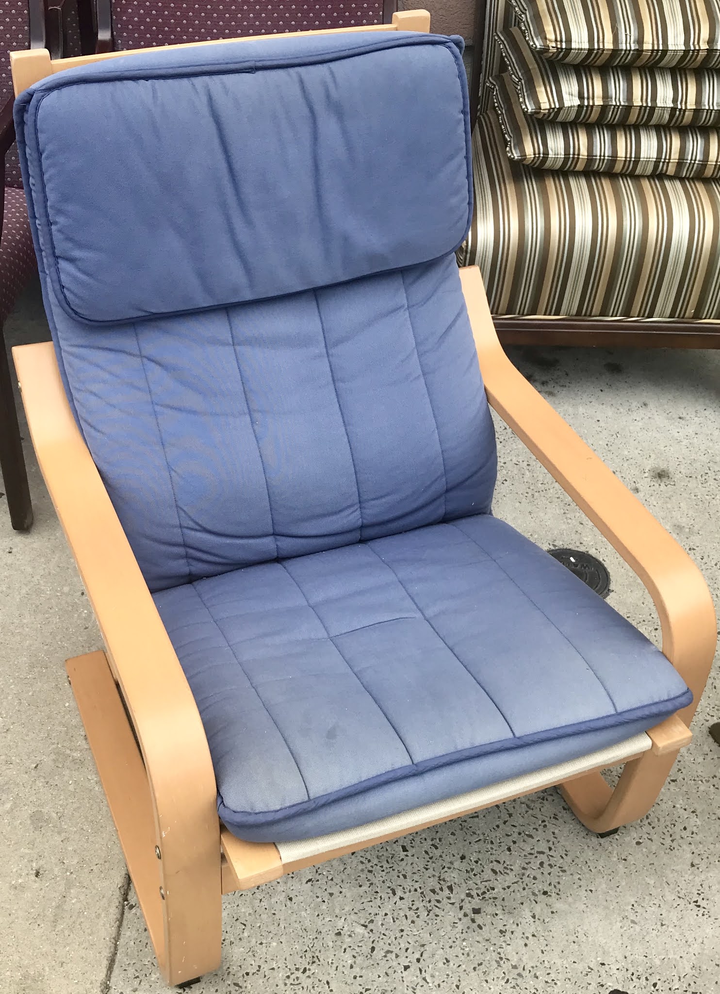 Uhuru Furniture & Collectibles IKEA POÄNG Chair with Blue Back & Seat