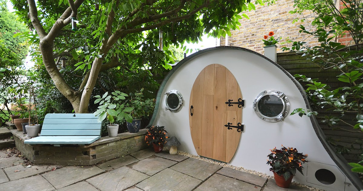 Shedworking: Hobbit house shed