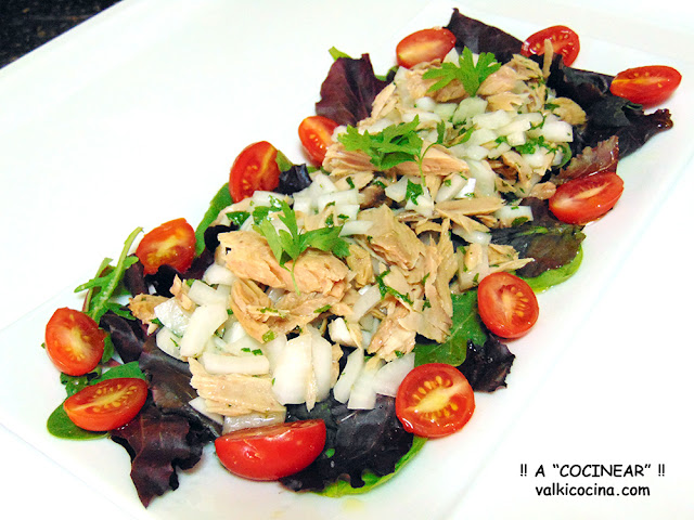 ENSALADA DE BROTES TIERNOS Y MELVA O ATÚN