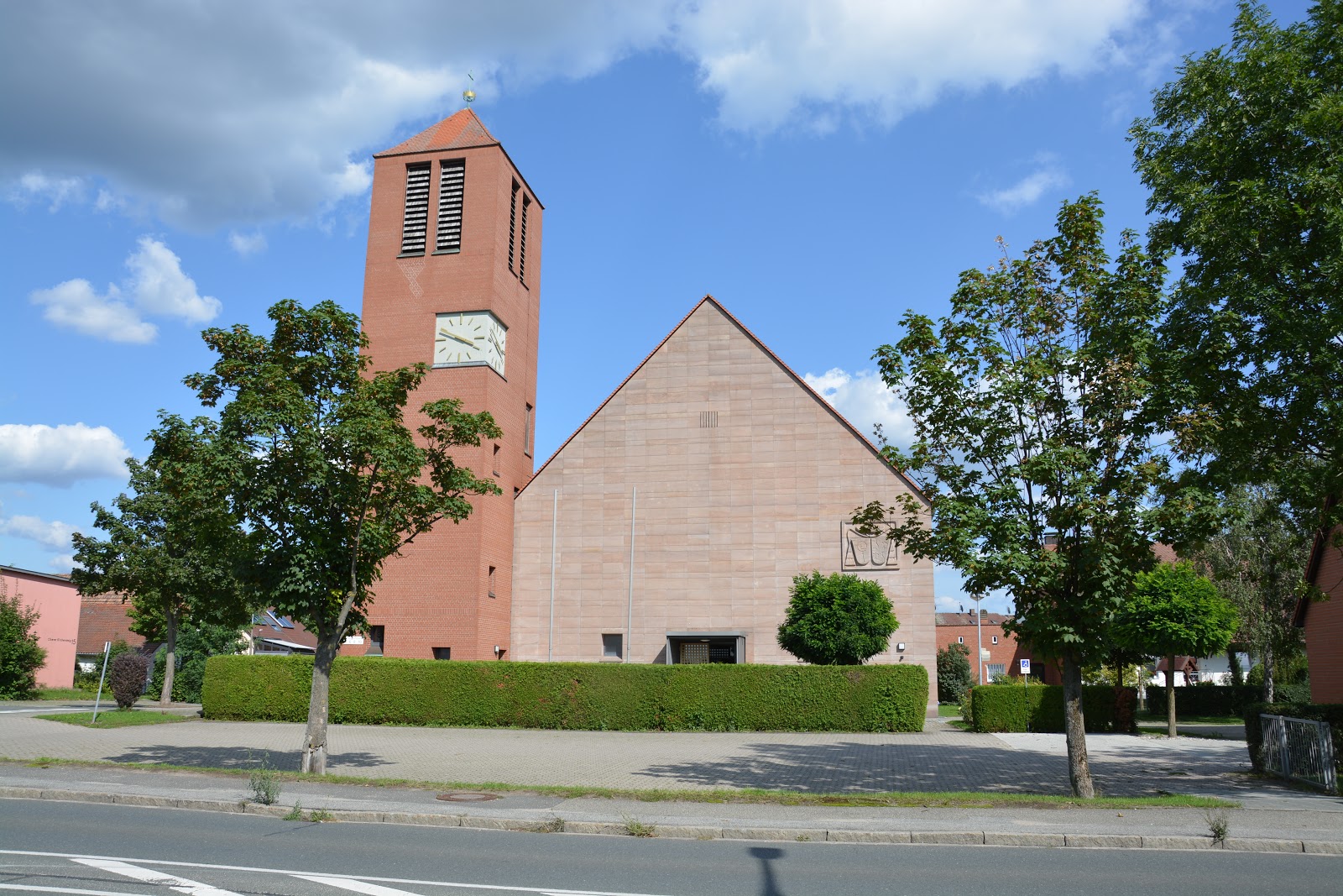 Nürnberginfo: Katholische Kirche Maria Königin in Kornburg