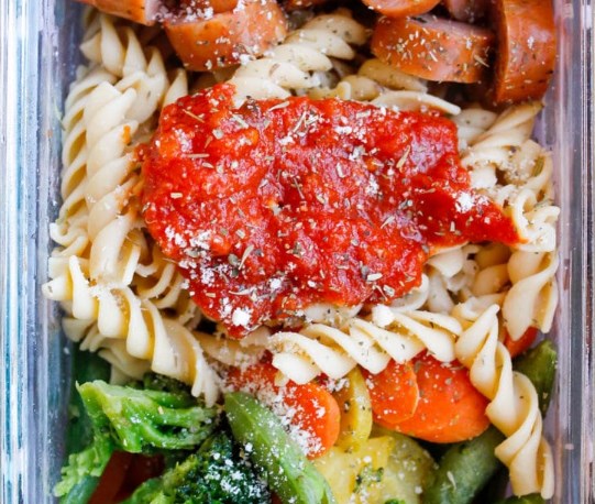 15-Minute Chicken Sausage Pasta Meal Prep Bowls #lunch #mealprep