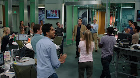 Cast clapping after another scoop in HBO's "The Newsroom"