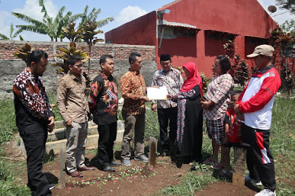 KPU KBB Melakukan Ziarah Ke Makam Pahlawan Demokrasi 