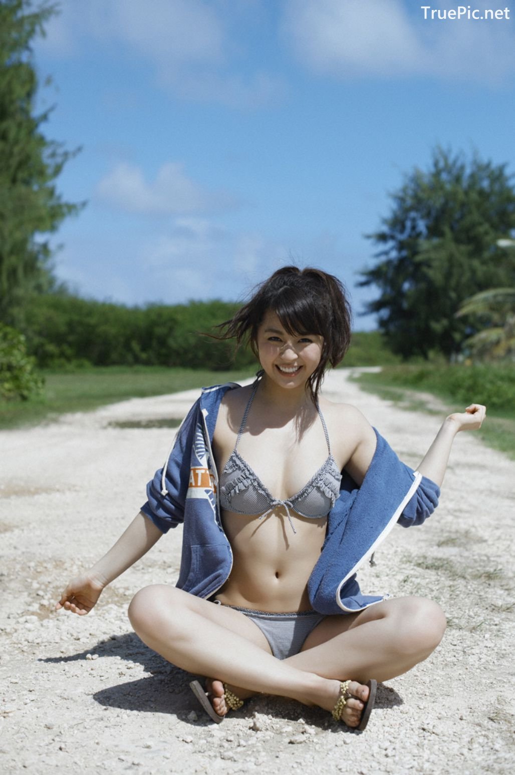 Image-Japanese-Actress-And-Model-Yurina-Yanagi-Blue-Sea-And-Hot-Bikini-Girl-TruePic.net- Picture-17
