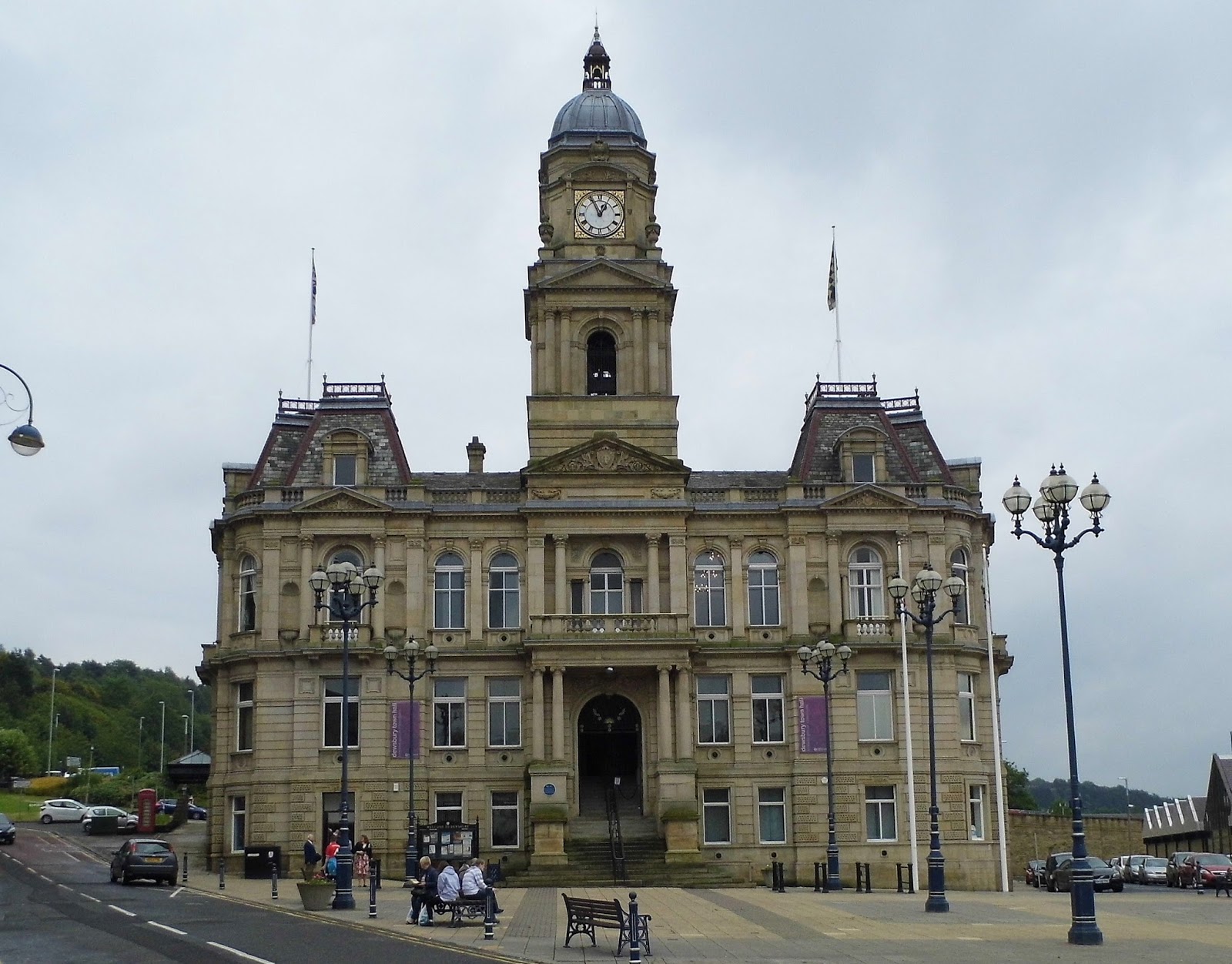 We all stand together DEWSBURY MOOR FALL TO THORNHILL'S FIRST HALF DISPLAY