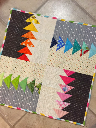 Mini Quilt made by Isabelle Jean of Dizzy Quilts, The Tutorial designed by Sharon McConnell of Color Girl Quilts