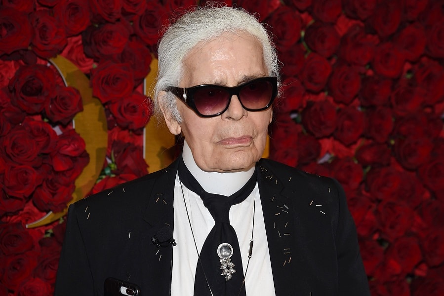 The world mourns legendary designer Karl Lagerfeld... - DNB Stories