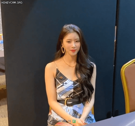 [연예] [움짤]         [러블리즈] 폭주퀸상 받은 청순 도도 퀸미주 -  와이드섬