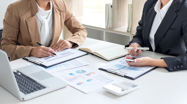 5 Reasons to Use an Outsourced Bookkeeping Service