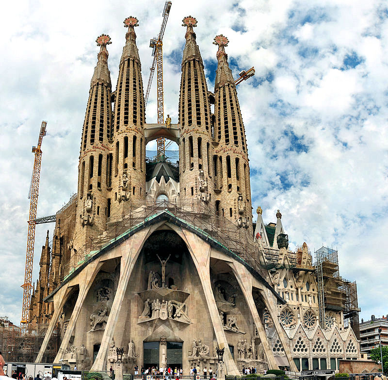 The 'Passion' facade of the incomparable Antoni Gaudí's 'Sagrada Famìlia' in Barcelona, Spain. Photo: Wjh31, WikiMedia.org.