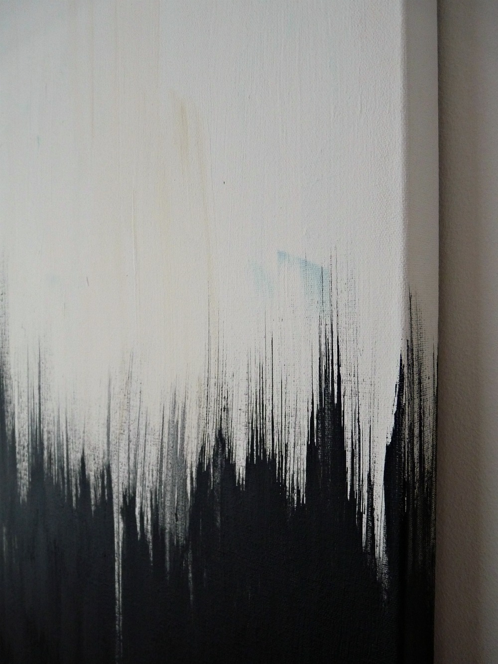 simple-but-striking-black-white-diy-abstract-painting-dans-le-lakehouse