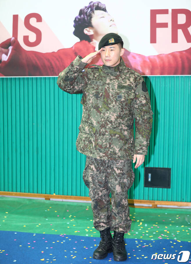 전역식에 누구보다 신나고 진심이였던 소속사ㅋㅋㅋㅋ | 인스티즈