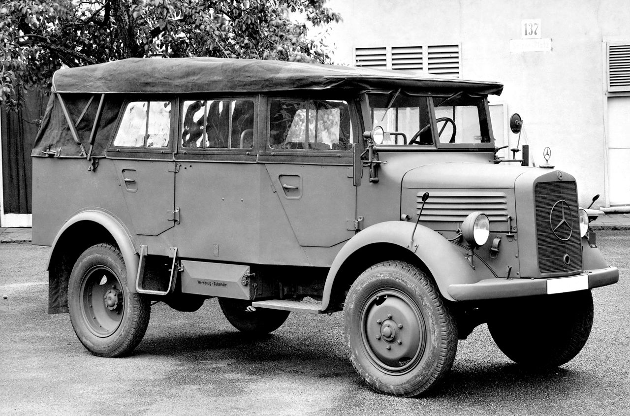 ICM 1//35 Mercedes L1500A Kfz. 70 WWII German Personnel Car # 35525