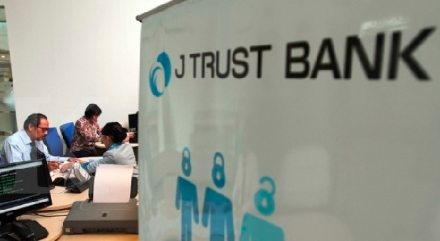 DPR Bakal Kaji Lebih Lanjut Soal Nasib Nasabah J Trust Bank