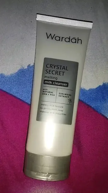 Wardah Crystal Secret Melting Milk Cleanser Manfaat